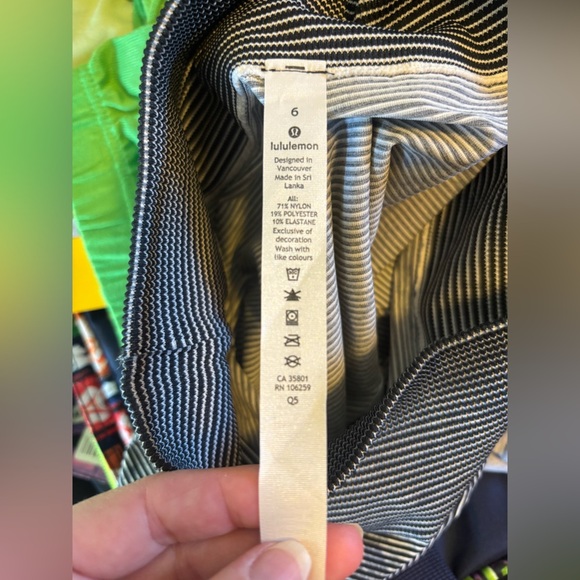 lululemon Ebb to Train Tight Wash leggings sz 6 - Picture 5 of 6